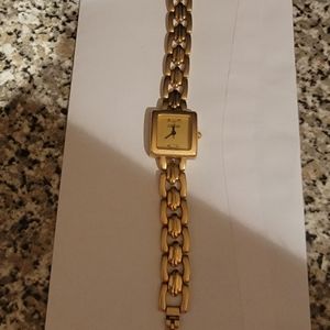 Guess women's 90s style bracelet Gold tone never used